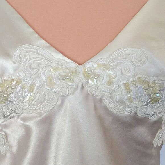 Victoria's Secret 1999 White Satin Pearl Sequin Applique Short Bridal Slip Small - Picture 6 of 17